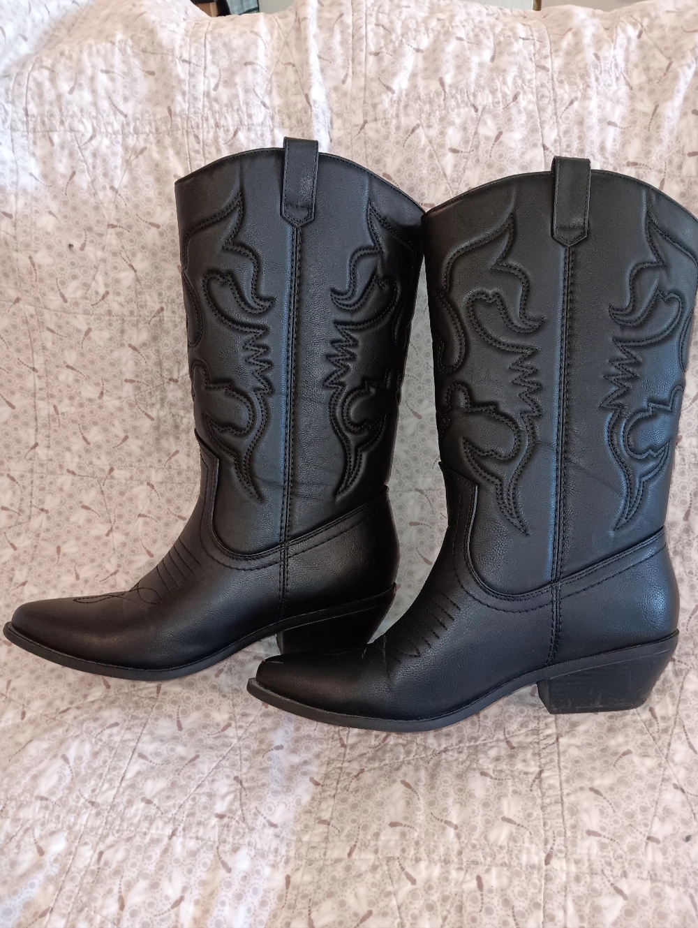 Classic Black Women's Western Boots - Picture 2 of 5